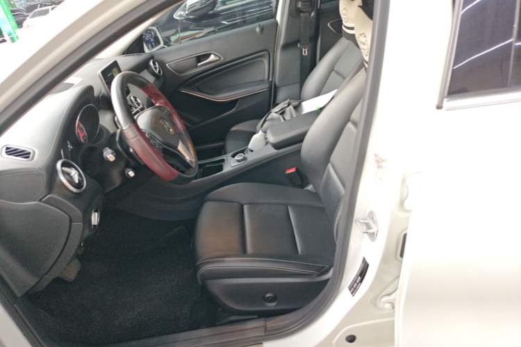 Used Mercedes-Benz GLA 2016 GLA 200 Fashion Model Left Front Seat