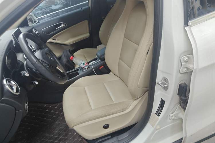 Used Mercedes-Benz GLA 2016 GLA 220 4MATIC Fashion Edition Left Front Seat