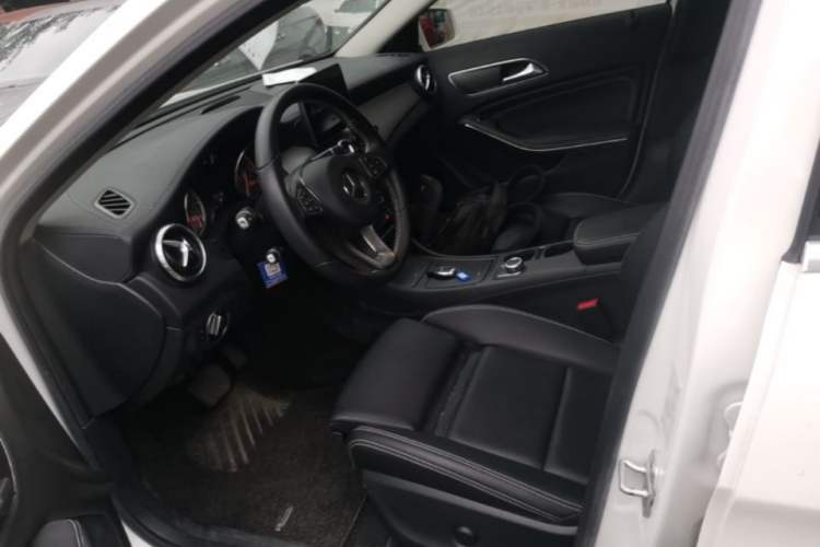 Used Mercedes-Benz GLA 2016 GLA 200 Fashion Model Left Front Seat