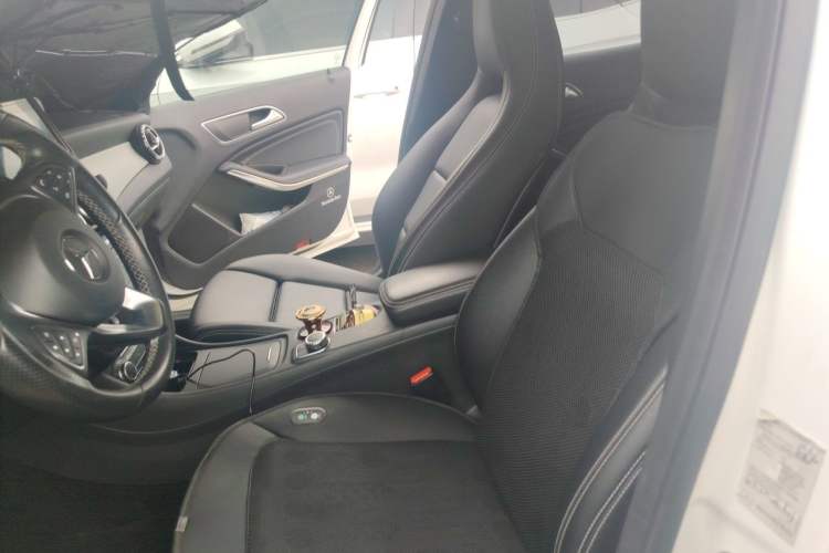 Used Mercedes-Benz GLA 2016 GLA 200 Fashion Model Left Front Seat