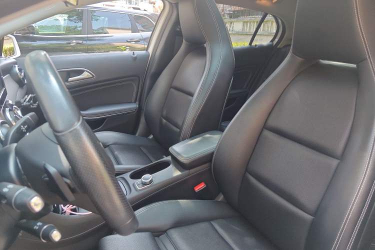 Used Mercedes-Benz GLA 2016 GLA 200 Sport Edition Left Front Seat