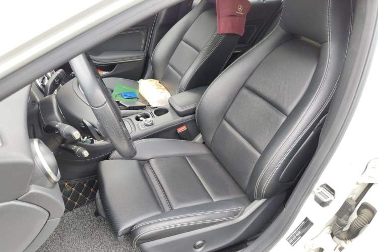 Used Mercedes-Benz GLA 2016 GLA 200 Sport Edition Left Front Seat