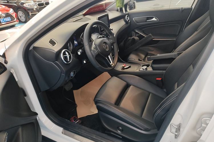 Used Mercedes-Benz GLA 2016 GLA 200 Sport Edition Left Front Seat