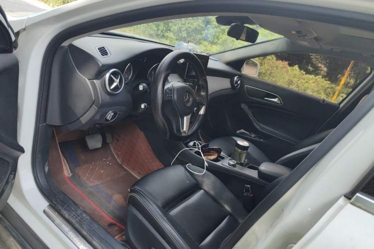 Used Mercedes-Benz GLA 2016 GLA 200 Sport Edition Left Front Seat