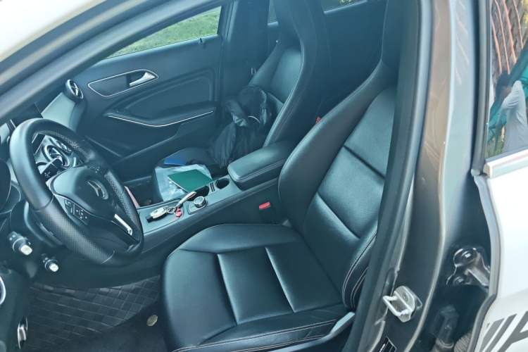 Used Mercedes-Benz GLA 2016 GLA 200 Fashion Model Left Front Seat