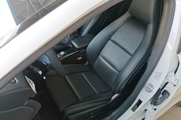 Used Mercedes-Benz GLA 2016 GLA 200 Sport Edition Left Front Seat