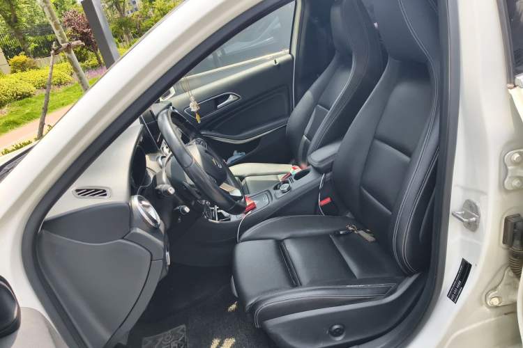 Used Mercedes-Benz GLA 2016 GLA 200 Sport Edition Left Front Seat