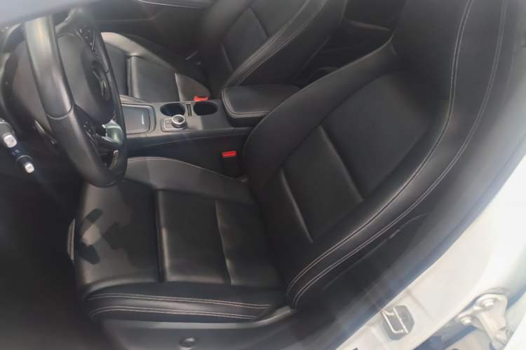 Used Mercedes-Benz GLA 2016 GLA 200 Fashion Model Left Front Seat