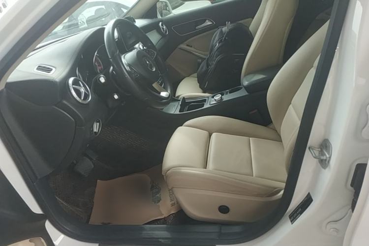 Used Mercedes-Benz GLA 2016 GLA 200 Fashion Model Left Front Seat