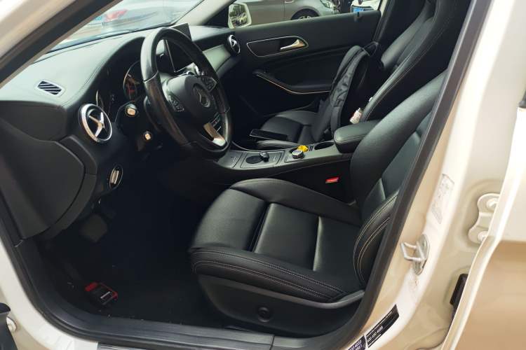 Used Mercedes-Benz GLA 2016 GLA 200 Fashion Model Left Front Seat