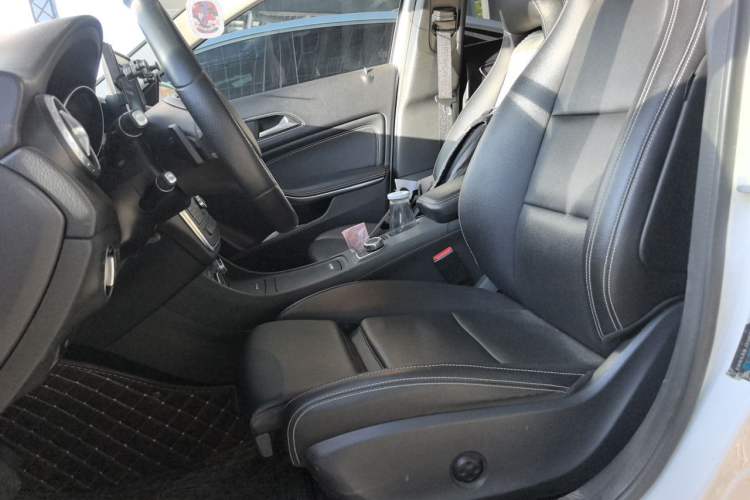 Used Mercedes-Benz GLA 2016 GLA 200 Sport Edition Left Front Seat