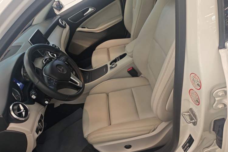 Used Mercedes-Benz GLA 2016 GLA 200 Sport Edition Left Front Seat
