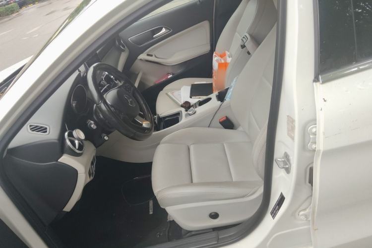 Used Mercedes-Benz GLA 2016 GLA 200 Sport Edition Left Front Seat