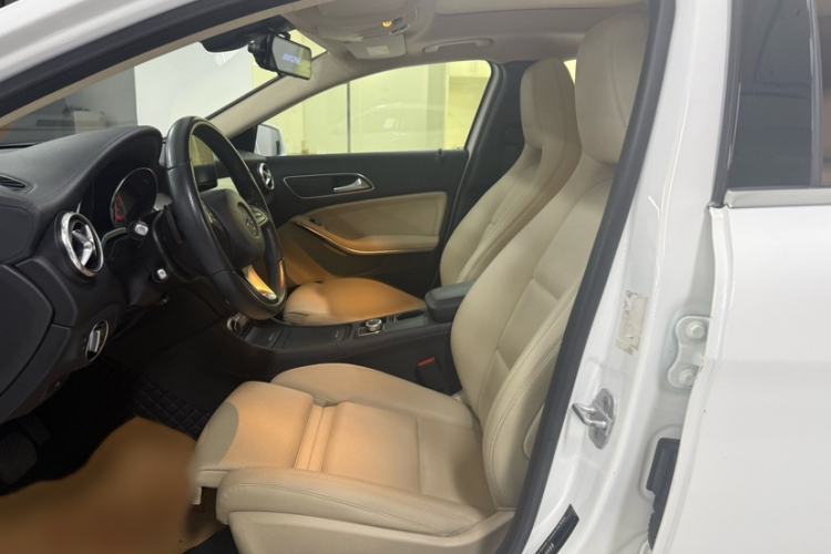 Used Mercedes-Benz GLA 2016 GLA 200 Fashion Model Left Front Seat