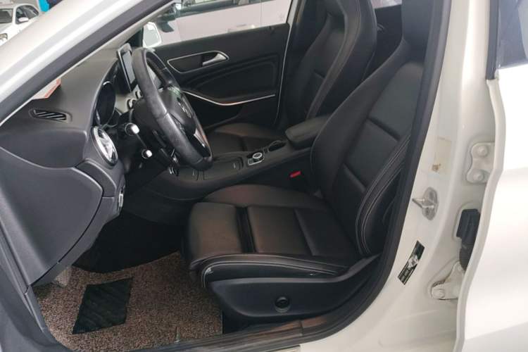 Used Mercedes-Benz GLA 2016 GLA 200 Sport Edition Left Front Seat