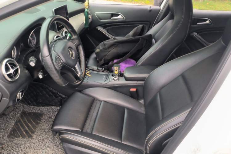 Used Mercedes-Benz GLA 2016 GLA 200 Fashion Model Left Front Seat