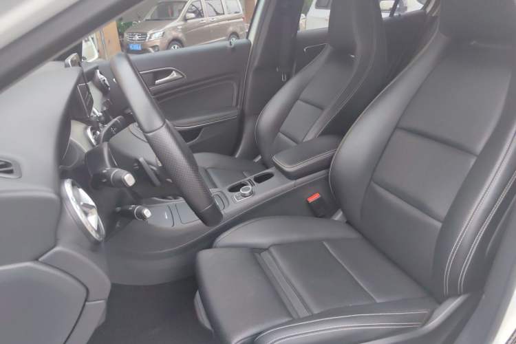 Used Mercedes-Benz GLA 2016 GLA 200 Sport Edition Left Front Seat