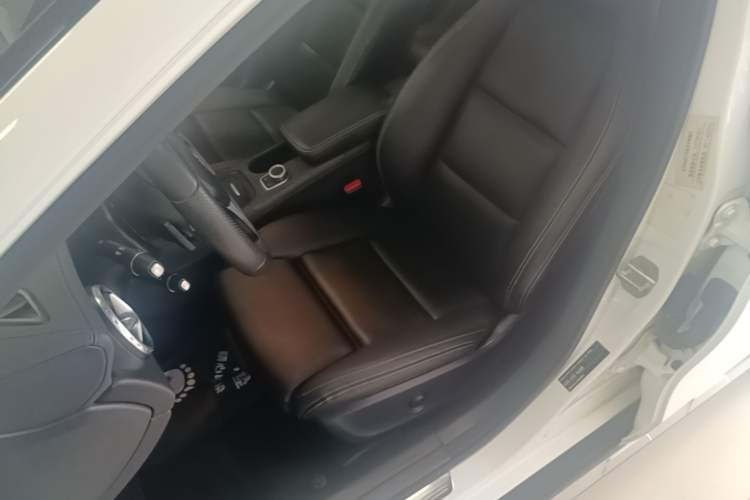 Used Mercedes-Benz GLA 2016 GLA 200 Fashion Model Left Front Seat