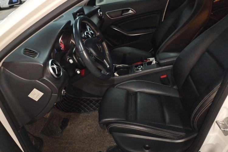Used Mercedes-Benz GLA 2016 GLA 200 Sport Edition Left Front Seat