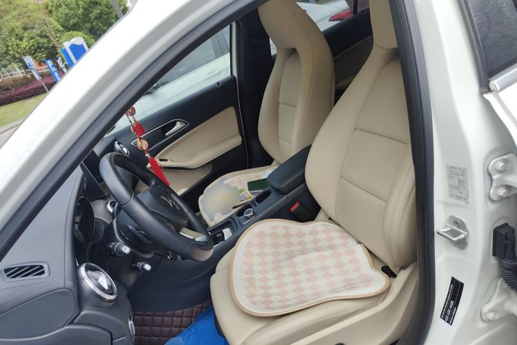 Used Mercedes-Benz GLA 2016 GLA 200 Fashion Model Left Front Seat