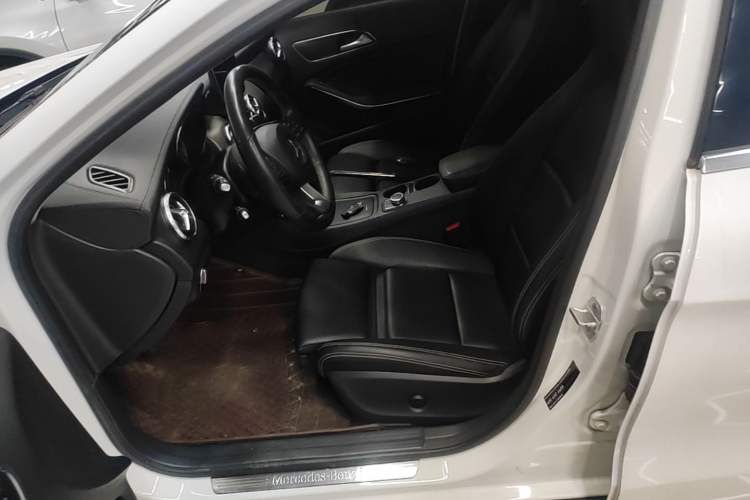 Used Mercedes-Benz GLA 2016 GLA 220 4MATIC Fashion Edition Left Front Seat
