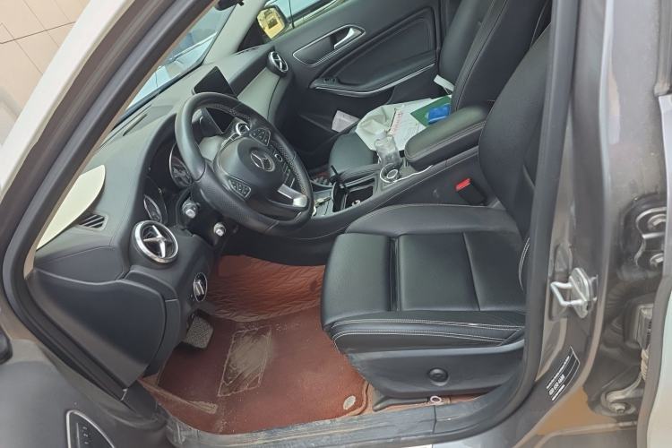 Used Mercedes-Benz GLA 2016 GLA 200 Fashion Model Left Front Seat