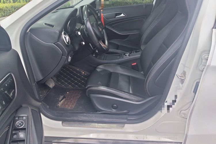 Used Mercedes-Benz GLA 2016 GLA 220 4MATIC Fashion Edition Left Front Seat