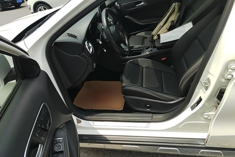 Used Mercedes-Benz GLA 2016 GLA 200 Sport Edition Left Front Seat