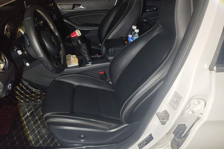 Used Mercedes-Benz GLA 2016 GLA 200 Sport Edition Left Front Seat