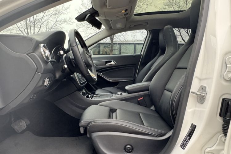 Used Mercedes-Benz GLA 2016 GLA 220 4MATIC Fashion Edition Left Front Seat
