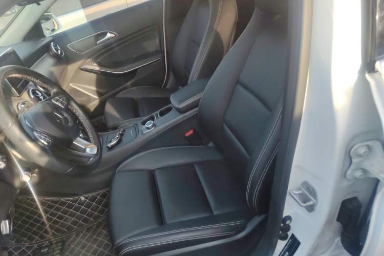 Used Mercedes-Benz GLA 2016 GLA 200 Sport Edition Left Front Seat