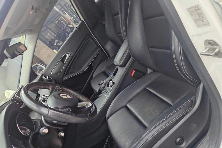 Used Mercedes-Benz GLA 2016 GLA 200 Sport Edition Left Front Seat