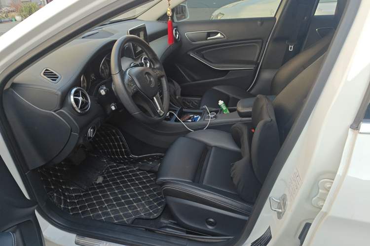 Used Mercedes-Benz GLA 2016 GLA 200 Fashion Model Left Front Seat