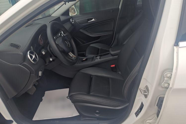 Used Mercedes-Benz GLA 2016 GLA 200 Fashion Model Left Front Seat