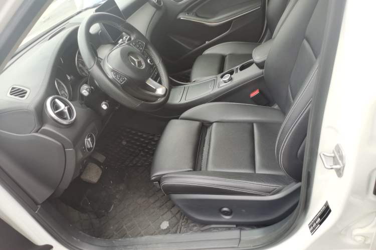 Used Mercedes-Benz GLA 2016 GLA 200 Fashion Model Left Front Seat