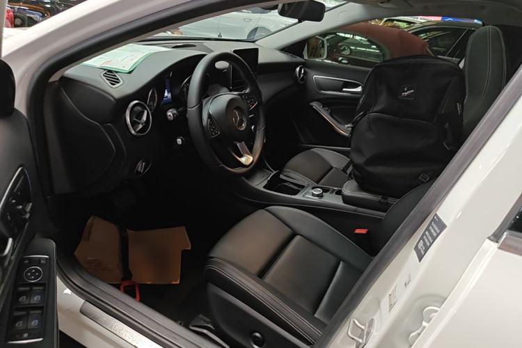 Used Mercedes-Benz GLA 2016 GLA 200 Fashion Model Left Front Seat
