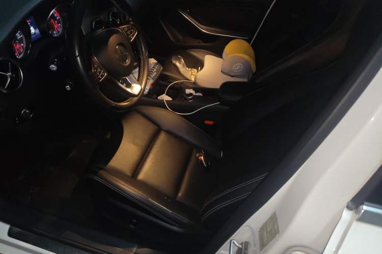 Used Mercedes-Benz GLA 2016 GLA 200 Fashion Model Left Front Seat