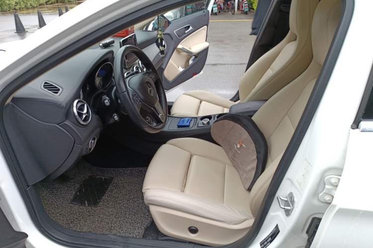 Used Mercedes-Benz GLA 2016 GLA 200 Fashion Model Left Front Seat