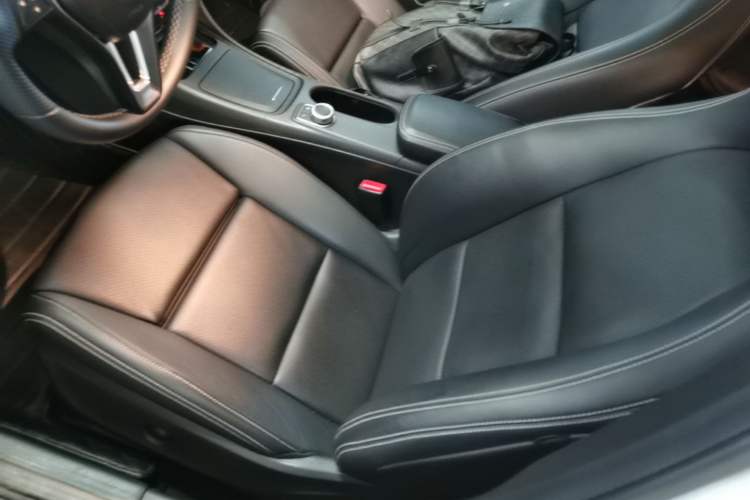 Used Mercedes-Benz GLA 2016 GLA 200 Fashion Model Left Front Seat