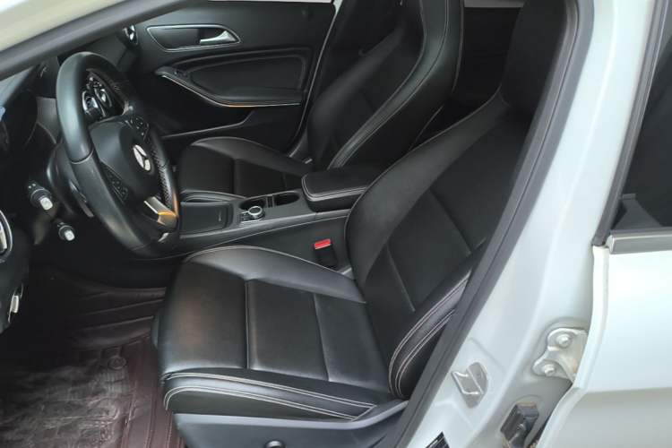 Used Mercedes-Benz GLA 2016 GLA 200 Fashion Model Left Front Seat