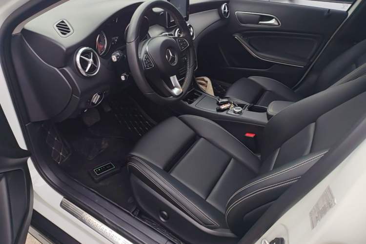Used Mercedes-Benz GLA 2016 GLA 200 Sport Edition Left Front Seat