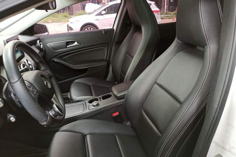 Used Mercedes-Benz GLA 2016 GLA 200 Fashion Model Left Front Seat