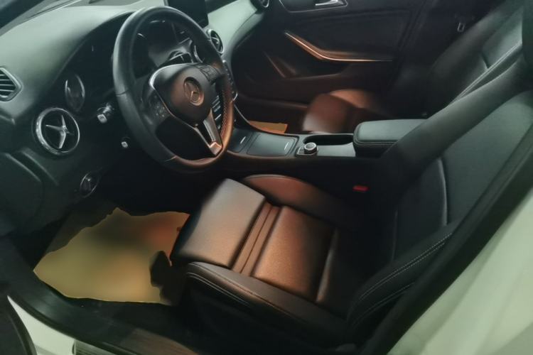 Used Mercedes-Benz GLA 2016 GLA 200 Sport Edition Left Front Seat