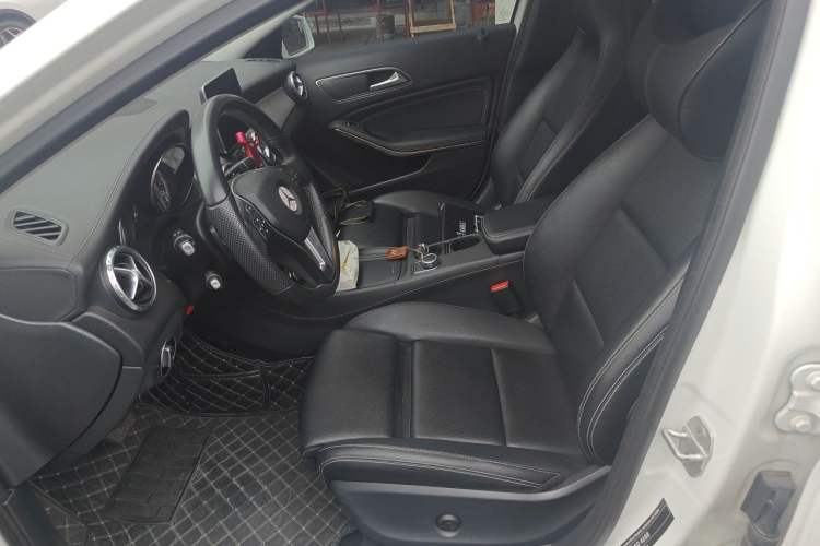 Used Mercedes-Benz GLA 2016 GLA 220 4MATIC Fashion Edition Left Front Seat