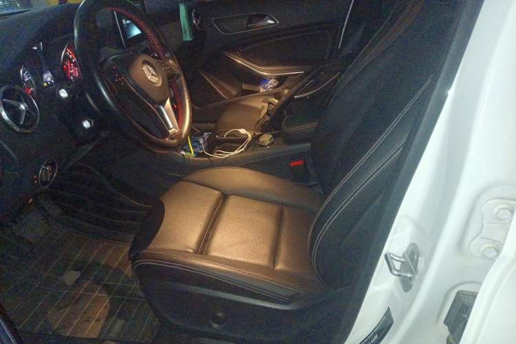 Used Mercedes-Benz GLA 2016 GLA 200 Fashion Model Left Front Seat