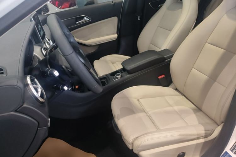 Used Mercedes-Benz GLA 2016 GLA 200 Fashion Model Left Front Seat