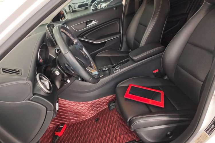 Used Mercedes-Benz GLA 2016 GLA 200 Fashion Model Left Front Seat
