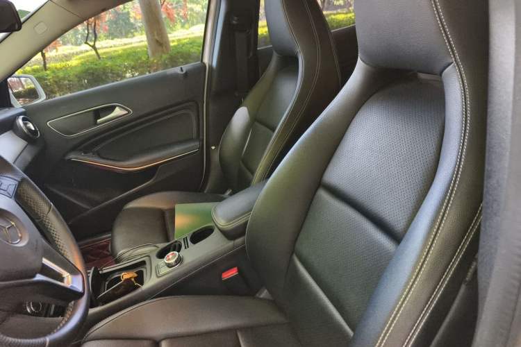 Used Mercedes-Benz GLA 2016 GLA 200 Sport Edition Left Front Seat