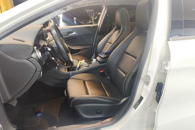 Used Mercedes-Benz GLA 2016 GLA 200 Fashion Model Left Front Seat