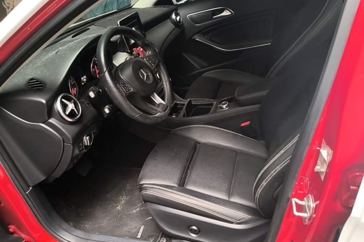 Used Mercedes-Benz GLA 2016 GLA 200 Sport Edition Left Front Seat
